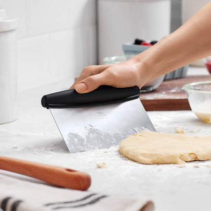 OXO Good Grips Stainless Steel Multi-Purpose Scraper & Chopper, Dough Cutter for Pizza, Bread and Cookie Dough, Multi-Purpose Vegetable Chopper, Dishwasher-Safe Kitchen Essential