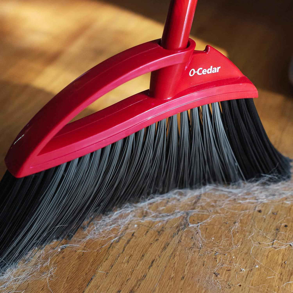 O-Cedar Pet Pro Broom with Step-On Dustpan | Remove 99% with One Sweep | DustPan Removes 3 Times More Pet Hair | Quiet Cleaning Tool for Cat and Dog Owners